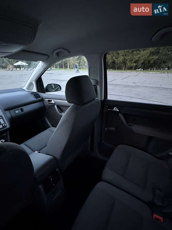 Минивэн Volkswagen Touran 2008 в Ровно