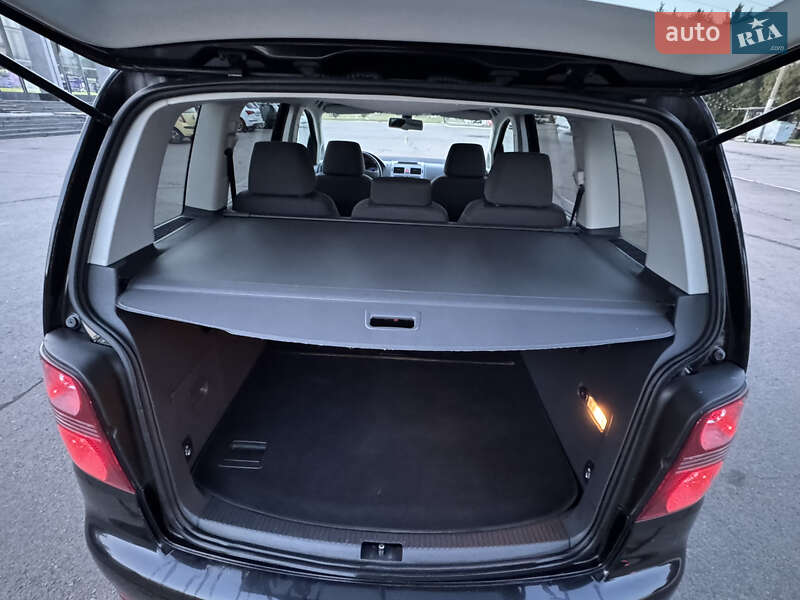 Минивэн Volkswagen Touran 2008 в Ровно