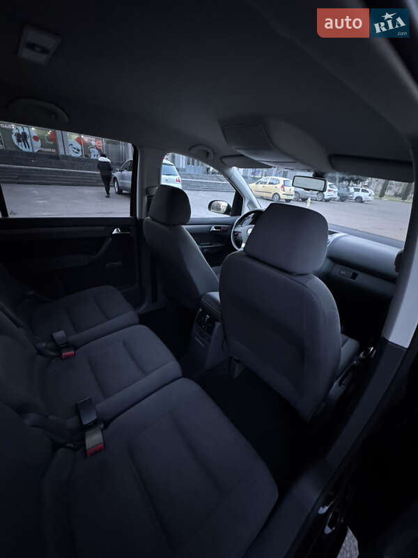 Минивэн Volkswagen Touran 2008 в Ровно