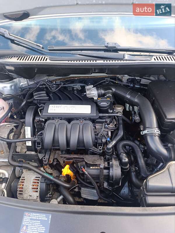 Минивэн Volkswagen Touran 2007 в Луцке