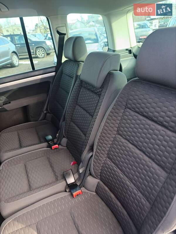 Минивэн Volkswagen Touran 2007 в Луцке