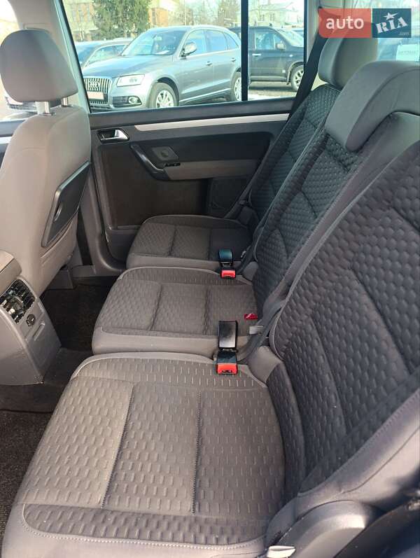 Минивэн Volkswagen Touran 2007 в Луцке