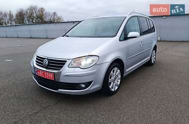 Мінівен Volkswagen Touran 2010 в Києві