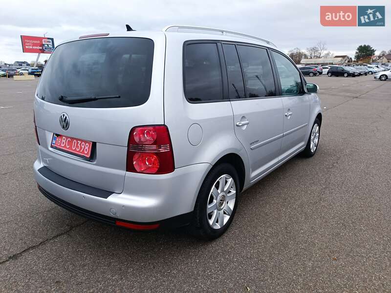 Минивэн Volkswagen Touran 2010 в Киеве фото 3 Минивэн Volkswagen Touran 2010 в Киеве