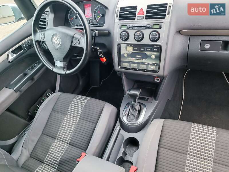 Минивэн Volkswagen Touran 2010 в Киеве фото 7 Минивэн Volkswagen Touran 2010 в Киеве