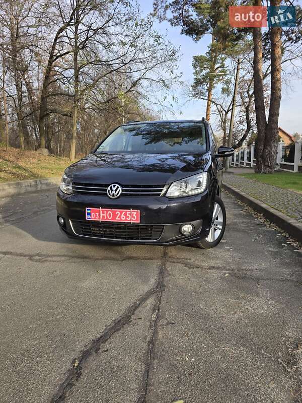 Мінівен Volkswagen Touran 2012 в Києві