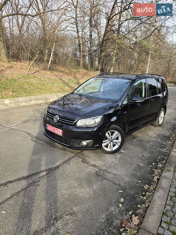 Мінівен Volkswagen Touran 2012 в Києві