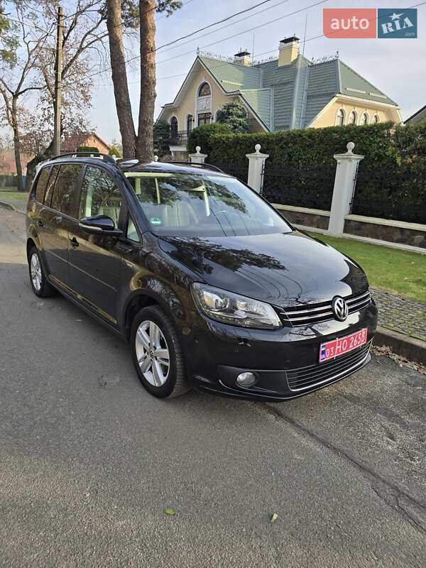 Мінівен Volkswagen Touran 2012 в Києві