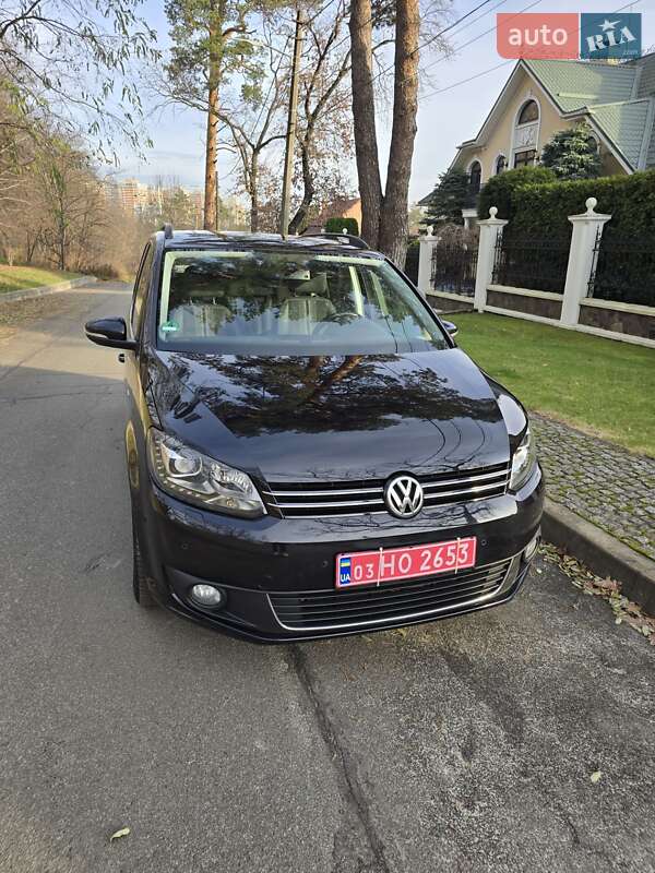 Мінівен Volkswagen Touran 2012 в Києві