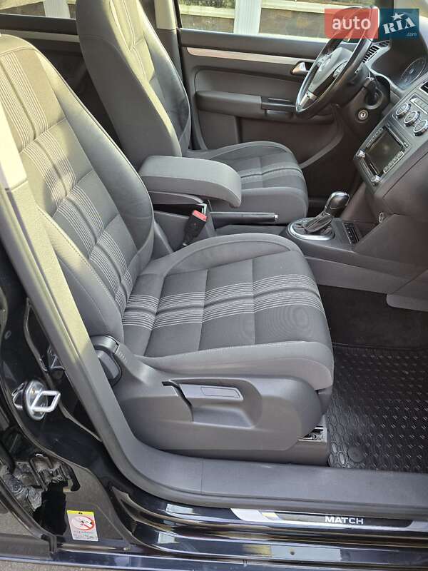 Мінівен Volkswagen Touran 2012 в Києві