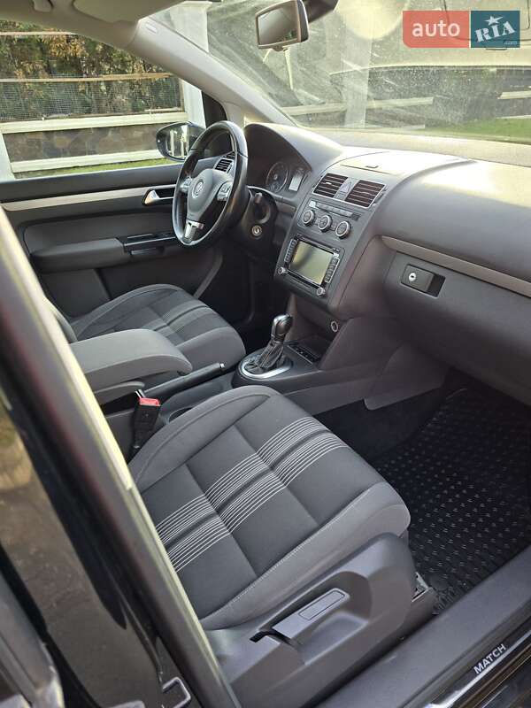 Мінівен Volkswagen Touran 2012 в Києві