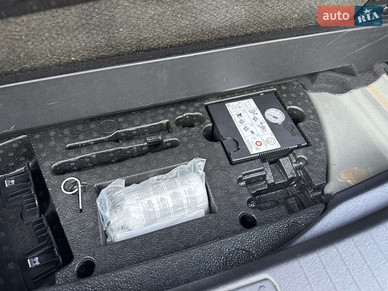 Микровэн Volkswagen Touran 2020 в Луцке