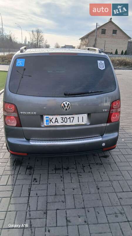 Минивэн Volkswagen Touran 2007 в Киеве