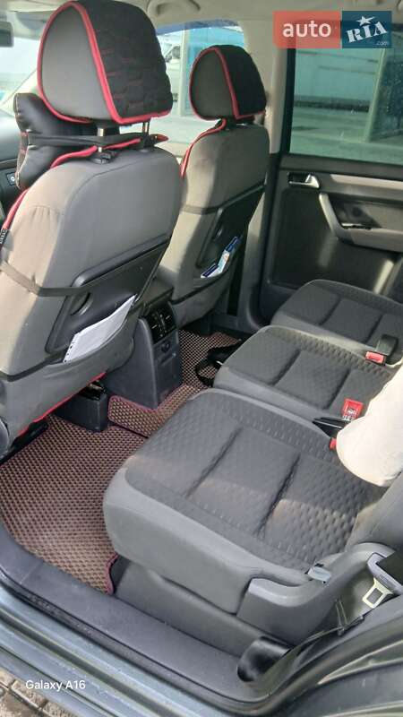 Минивэн Volkswagen Touran 2007 в Киеве