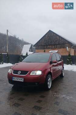 Минивэн Volkswagen Touran 2003 в Воловце