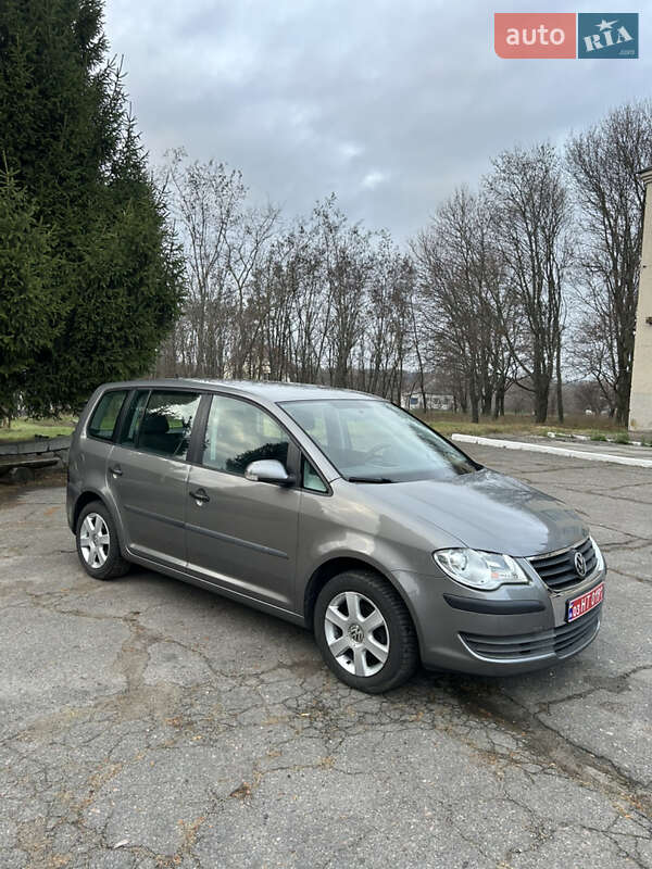 Минивэн Volkswagen Touran 2009 в Золотоноше