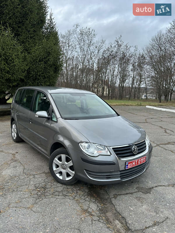 Минивэн Volkswagen Touran 2009 в Золотоноше