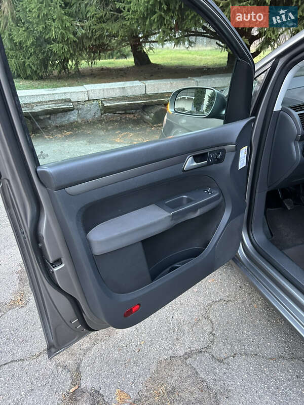 Минивэн Volkswagen Touran 2009 в Золотоноше