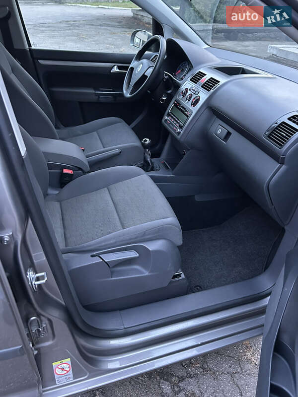 Минивэн Volkswagen Touran 2009 в Золотоноше