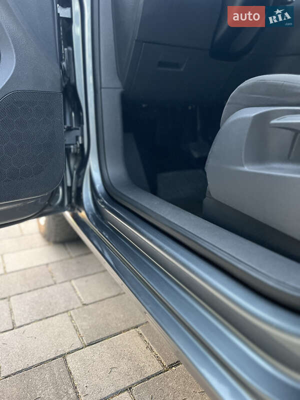 Минивэн Volkswagen Touran 2007 в Староконстантинове