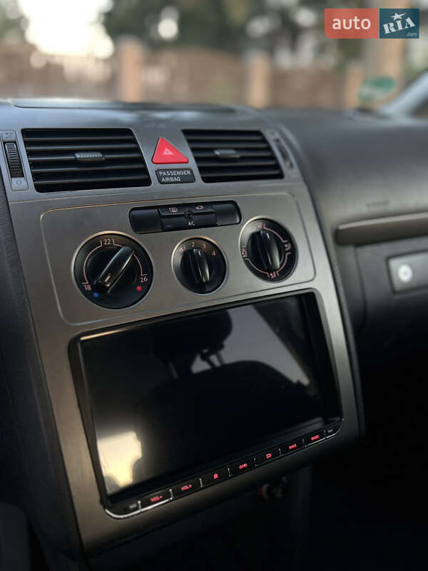 Минивэн Volkswagen Touran 2007 в Староконстантинове