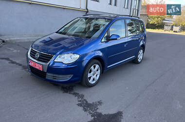 Минивэн Volkswagen Touran 2008 в Сарнах