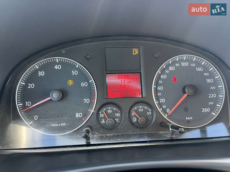 Минивэн Volkswagen Touran 2008 в Сарнах