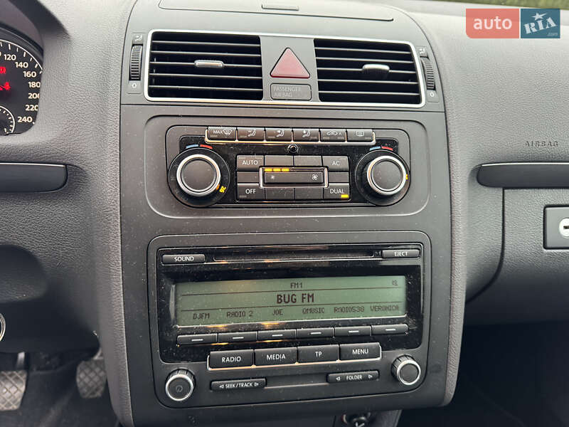 Минивэн Volkswagen Touran 2011 в Луцке фото 16 Минивэн Volkswagen Touran 2011 в Луцке