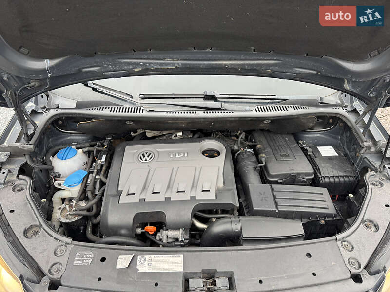 Минивэн Volkswagen Touran 2011 в Луцке фото 26 Минивэн Volkswagen Touran 2011 в Луцке