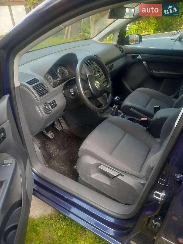 Минивэн Volkswagen Touran 2003 в Ивано-Франковске