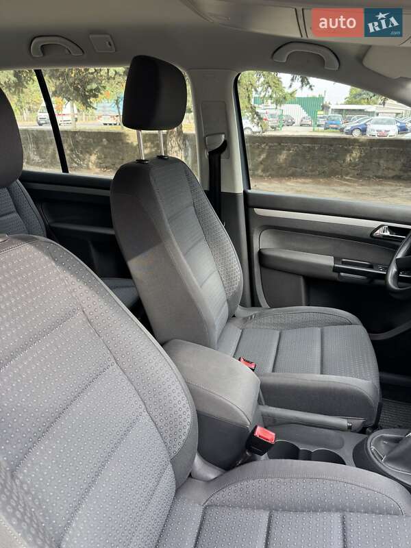 Минивэн Volkswagen Touran 2005 в Вознесенске фото 9 Минивэн Volkswagen Touran 2005 в Вознесенске