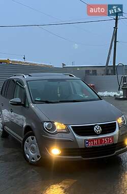 Минивэн Volkswagen Touran 2009 в Луцке