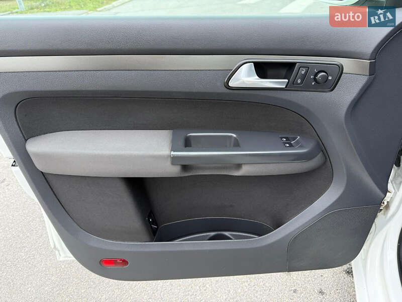 Минивэн Volkswagen Touran 2008 в Виннице