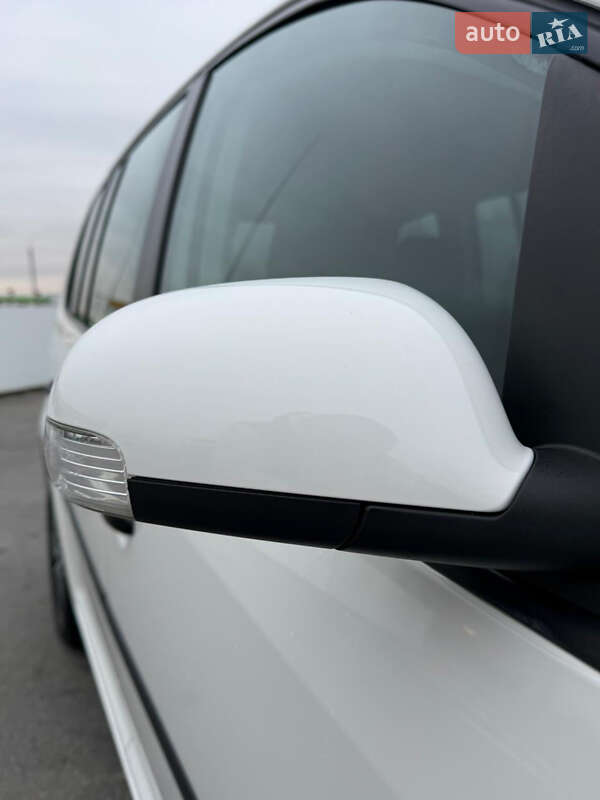 Минивэн Volkswagen Touran 2008 в Виннице