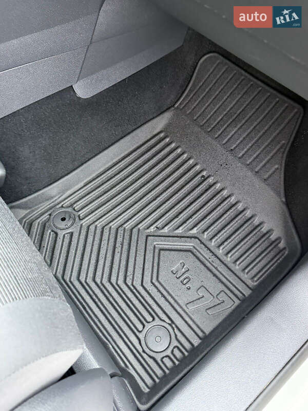 Минивэн Volkswagen Touran 2008 в Виннице