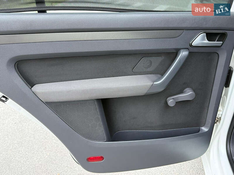 Минивэн Volkswagen Touran 2008 в Виннице