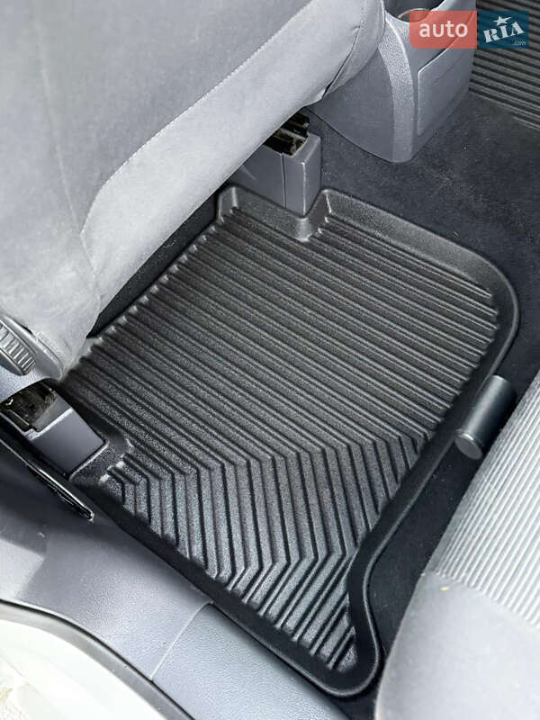 Минивэн Volkswagen Touran 2008 в Виннице