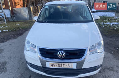 Мінівен Volkswagen Touran 2009 в Косові