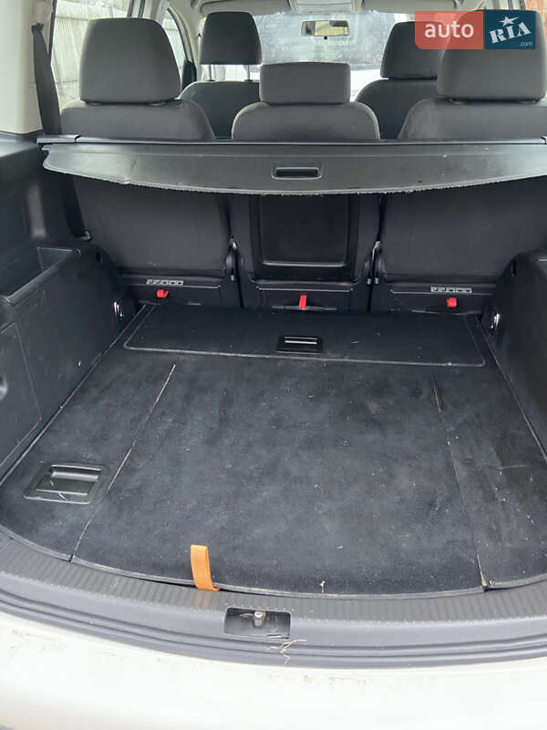 Минивэн Volkswagen Touran 2009 в Косове