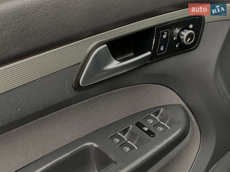 Мінівен Volkswagen Touran 2011 в Бердичеві