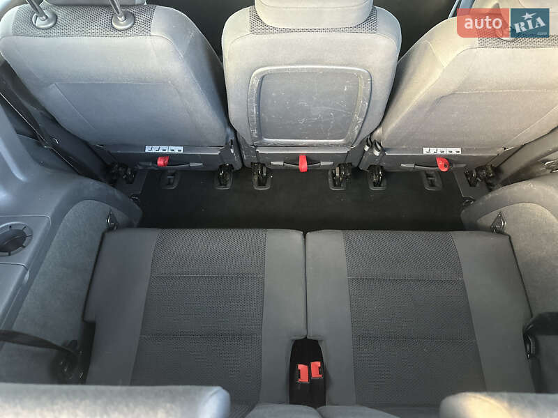 Минивэн Volkswagen Touran 2014 в Ровно