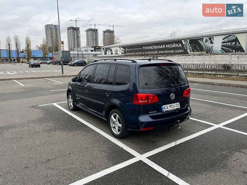 Минивэн Volkswagen Touran 2011 в Киеве