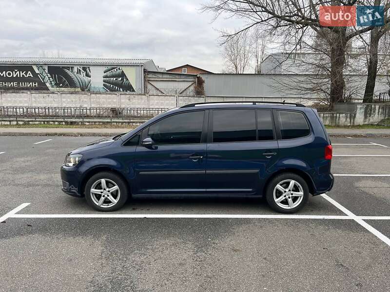 Минивэн Volkswagen Touran 2011 в Киеве