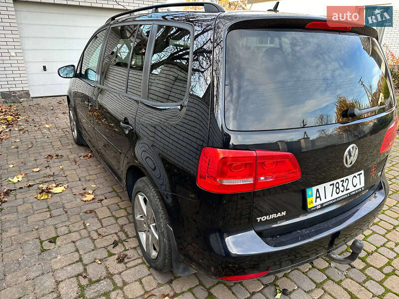 Минивэн Volkswagen Touran 2011 в Василькове
