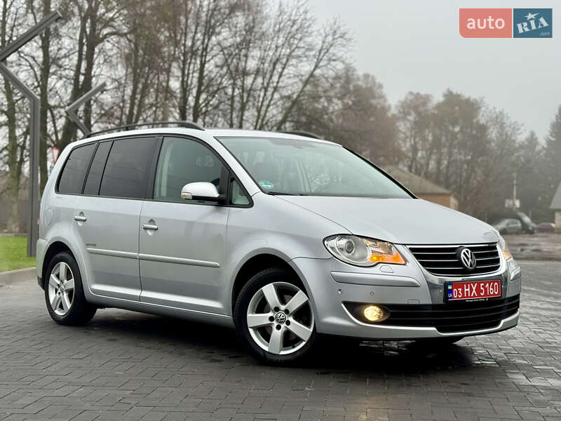 Мінівен Volkswagen Touran 2009 в Лубнах