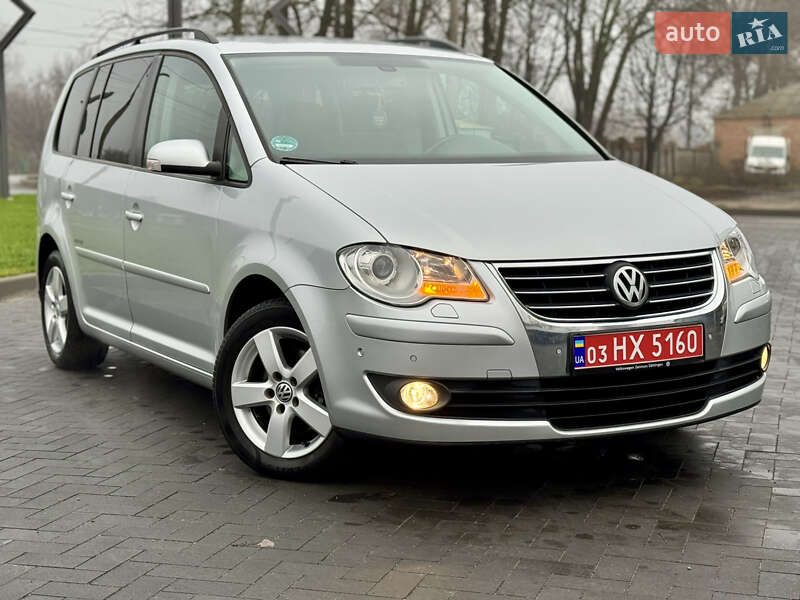 Мінівен Volkswagen Touran 2009 в Лубнах
