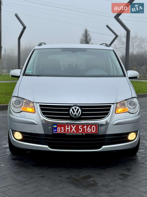 Мінівен Volkswagen Touran 2009 в Лубнах