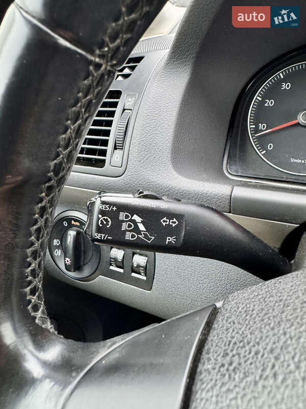 Мінівен Volkswagen Touran 2009 в Лубнах