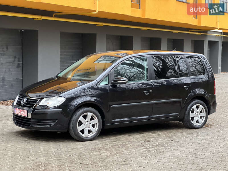 Минивэн Volkswagen Touran 2009 в Виннице