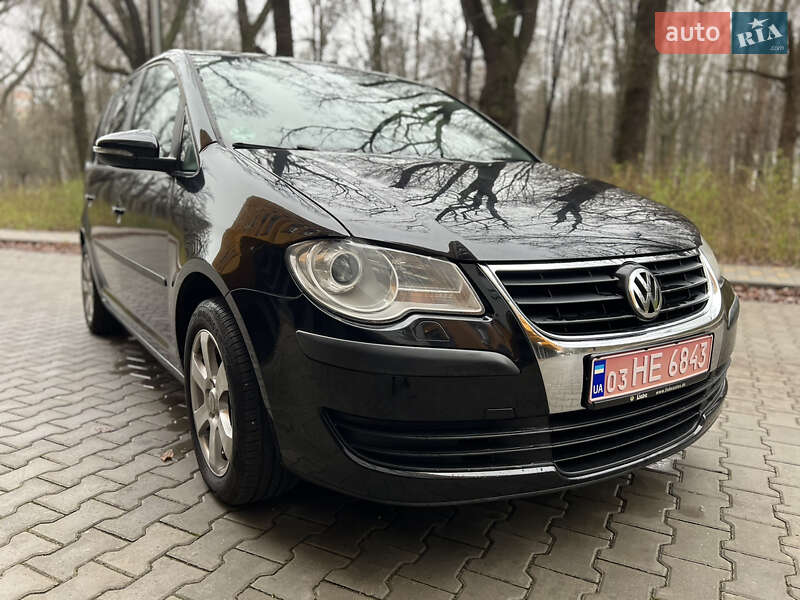 Минивэн Volkswagen Touran 2009 в Виннице